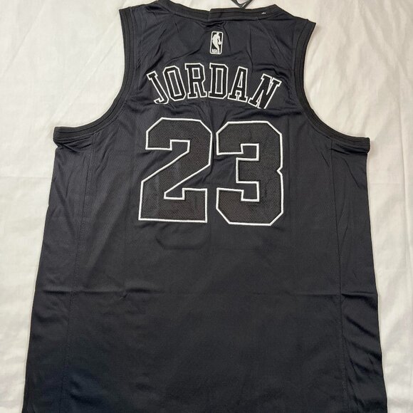 Michael Jordan Chicago Bulls MVP Jersey - Picture 8 of 8
